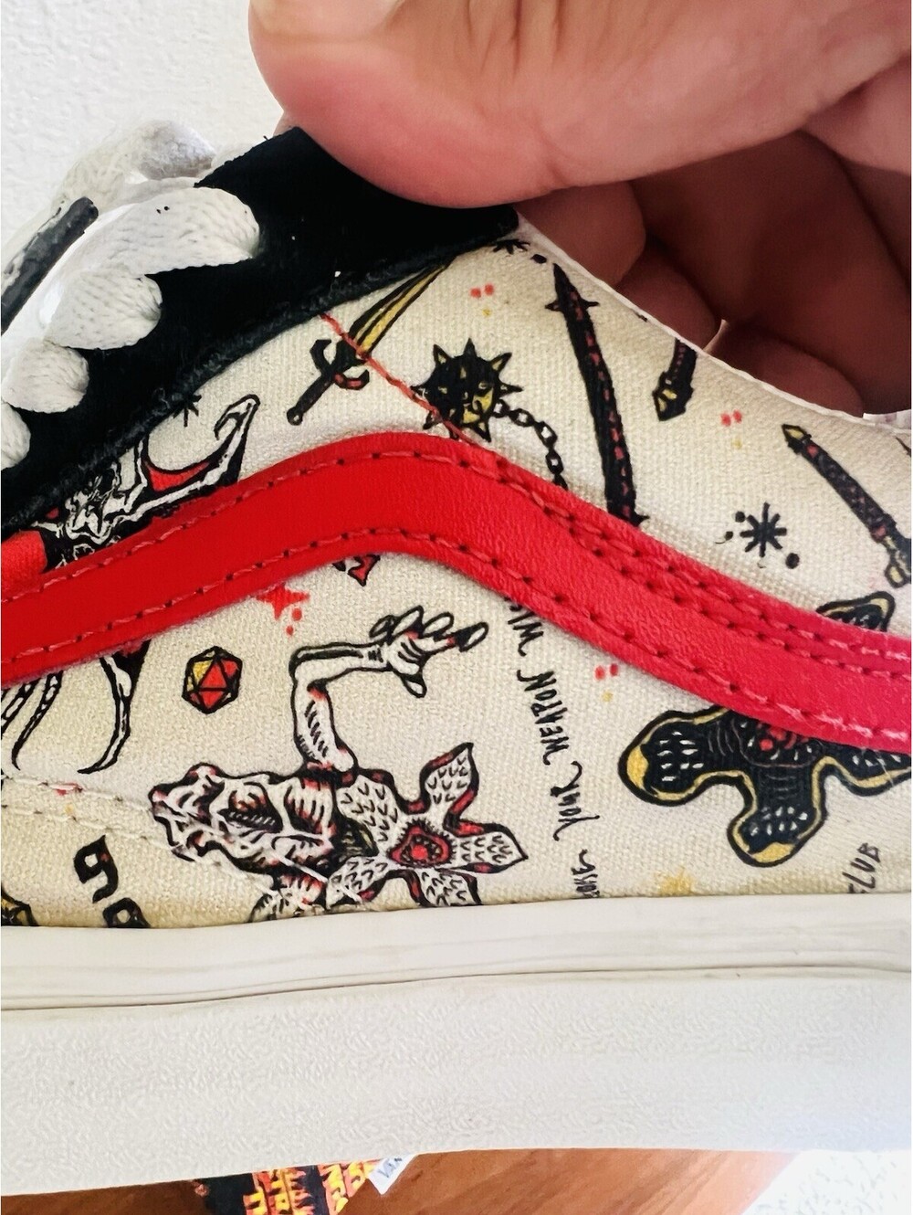 VANS Old Skool Stranger Things Collab Canvas Sneakers Black/Red/White Women 8 - Picture 10 of 15